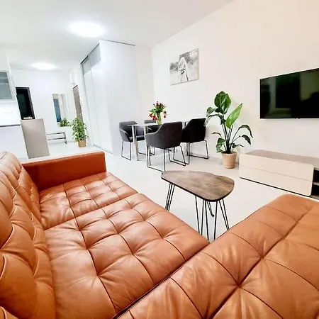 Apartment Florian Garden With Private Parking